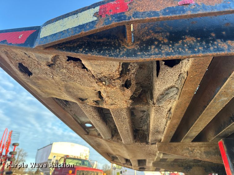 image for item EN0862 1998 International 4900 rollback truck