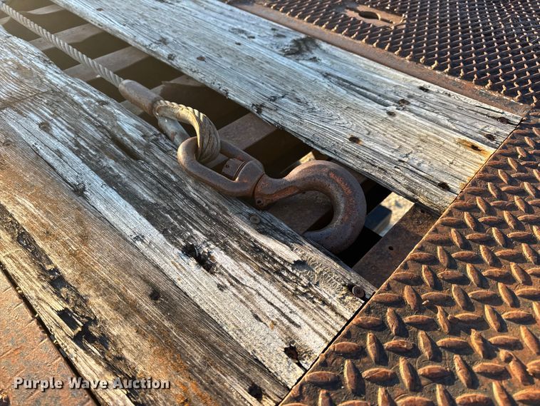 image for item EN0862 1998 International 4900 rollback truck