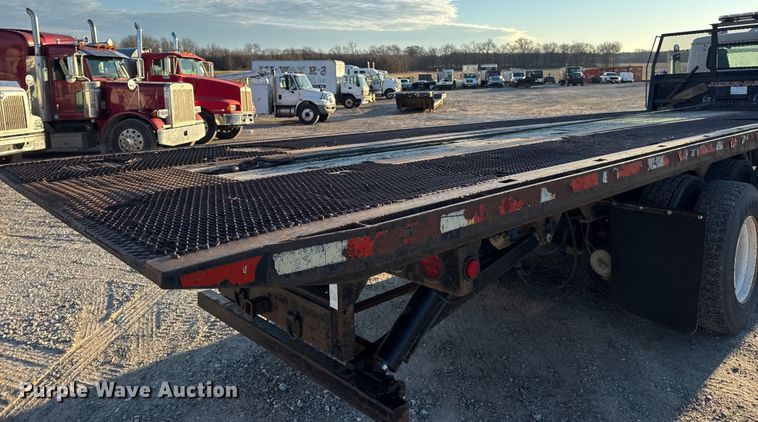 image for item EN0862 1998 International 4900 rollback truck