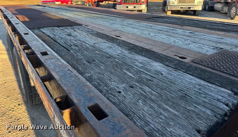 image for item EN0862 1998 International 4900 rollback truck