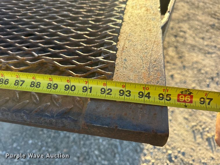 image for item EN0862 1998 International 4900 rollback truck