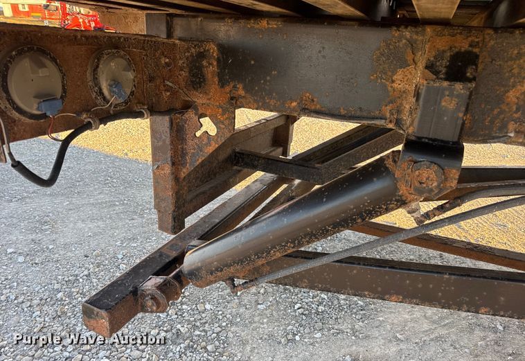 image for item EN0862 1998 International 4900 rollback truck