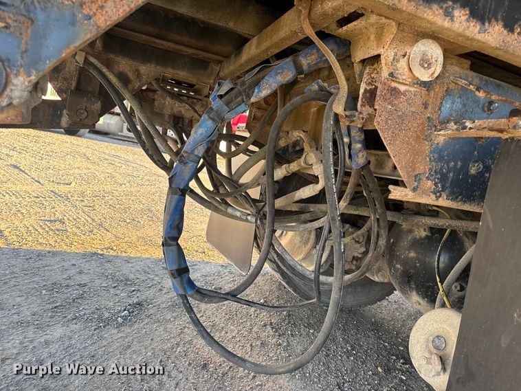 image for item EN0862 1998 International 4900 rollback truck