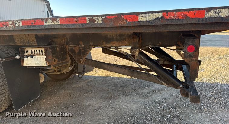 image for item EN0862 1998 International 4900 rollback truck