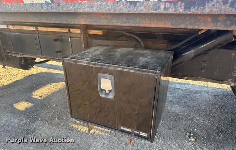 image for item EN0862 1998 International 4900 rollback truck