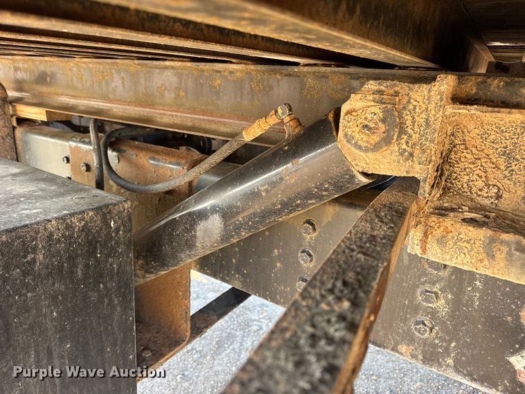 image for item EN0862 1998 International 4900 rollback truck