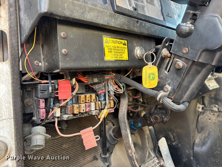 image for item EN0862 1998 International 4900 rollback truck