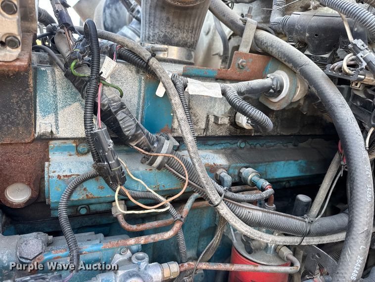 image for item EN0862 1998 International 4900 rollback truck