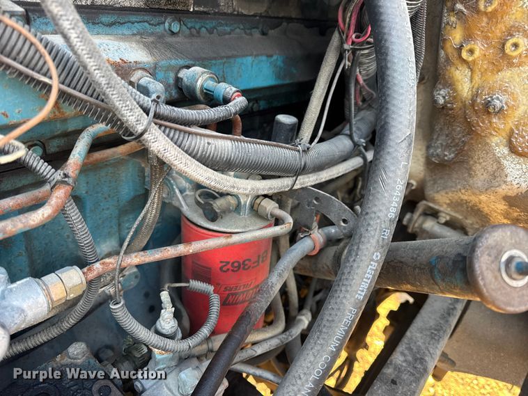 image for item EN0862 1998 International 4900 rollback truck