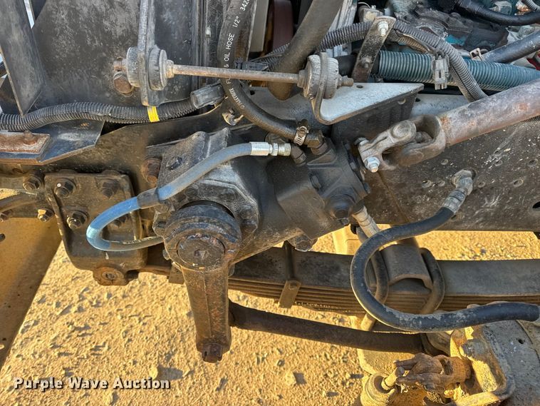 image for item EN0862 1998 International 4900 rollback truck