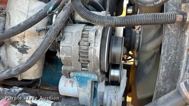 image for item EN0862 1998 International 4900 rollback truck