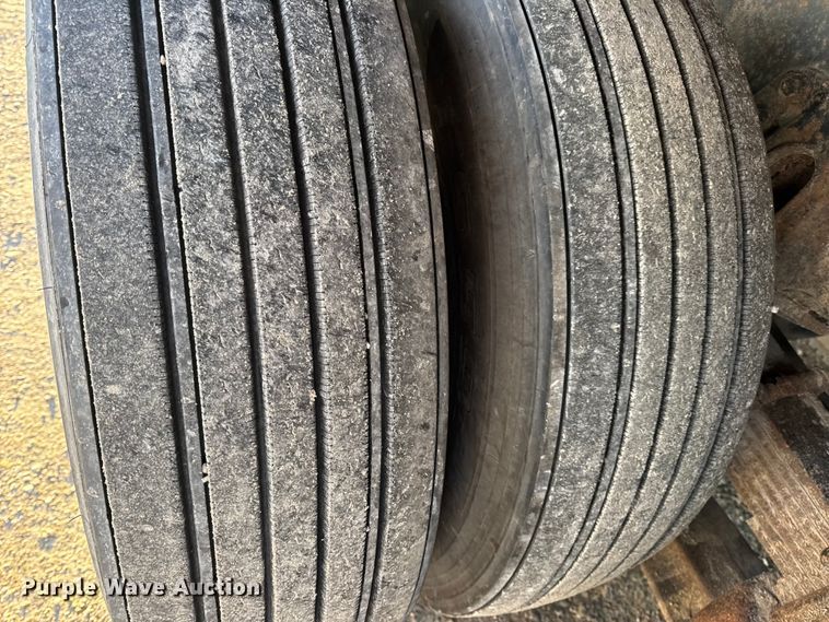 image for item EN0862 1998 International 4900 rollback truck