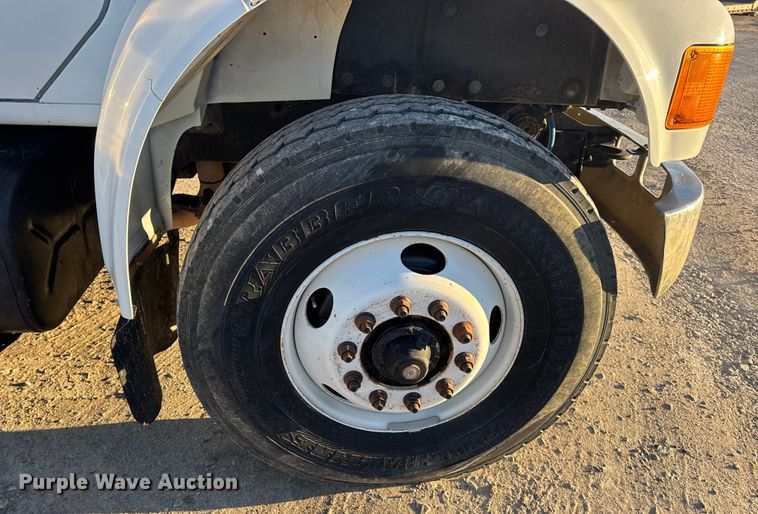 image for item EN0862 1998 International 4900 rollback truck