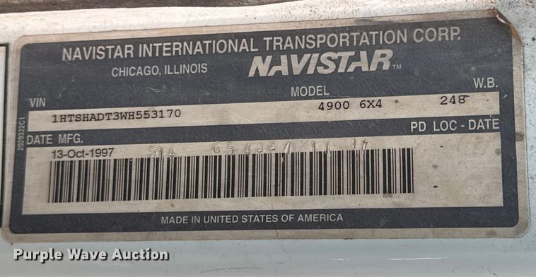 image for item EN0862 1998 International 4900 rollback truck