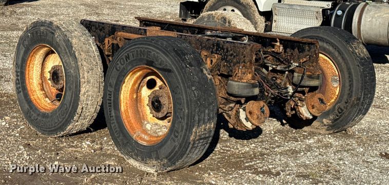 image for item EN0864 Kenworth rear axle assembly