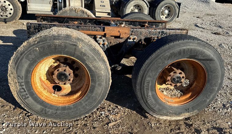 image for item EN0864 Kenworth rear axle assembly