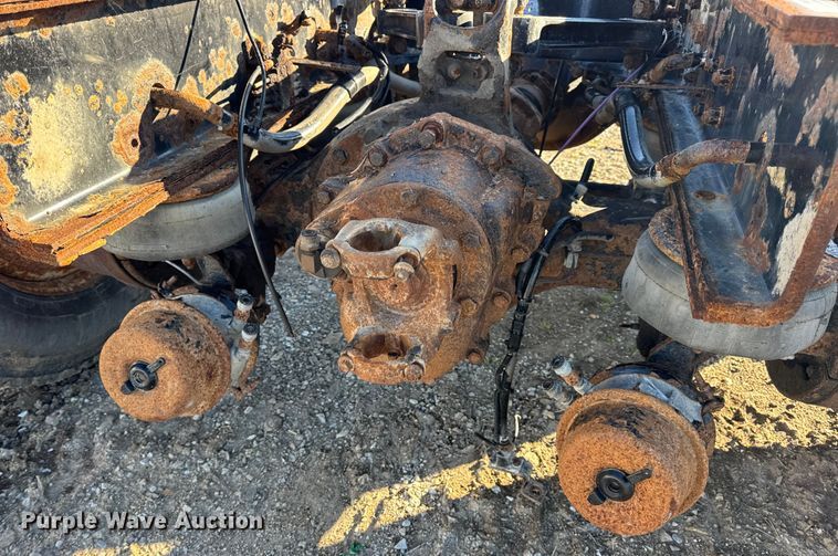 image for item EN0864 Kenworth rear axle assembly