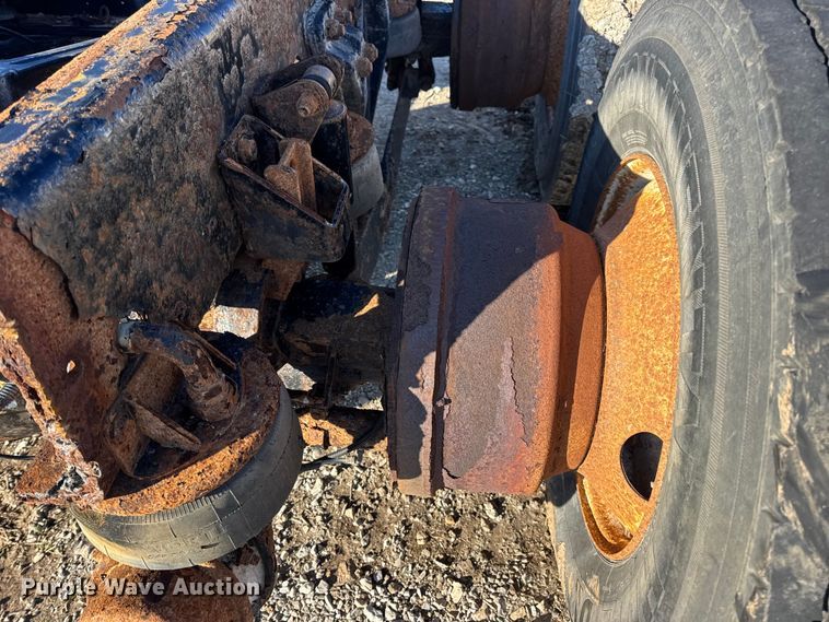 image for item EN0864 Kenworth rear axle assembly