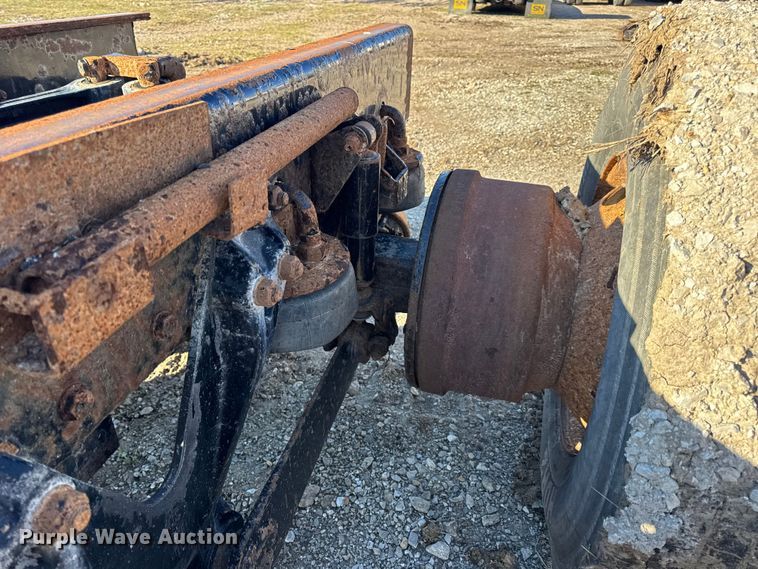 image for item EN0864 Kenworth rear axle assembly