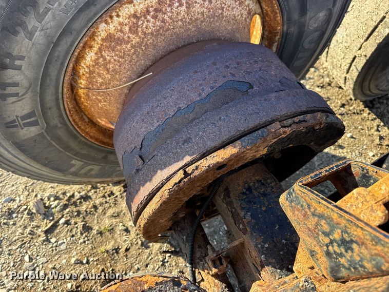 image for item EN0864 Kenworth rear axle assembly