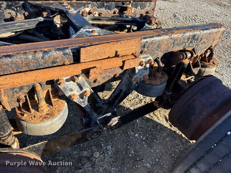 image for item EN0864 Kenworth rear axle assembly