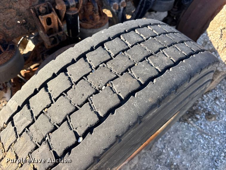 image for item EN0864 Kenworth rear axle assembly