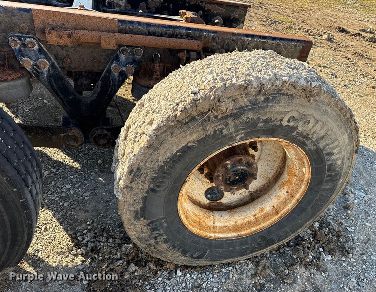 image for item EN0864 Kenworth rear axle assembly