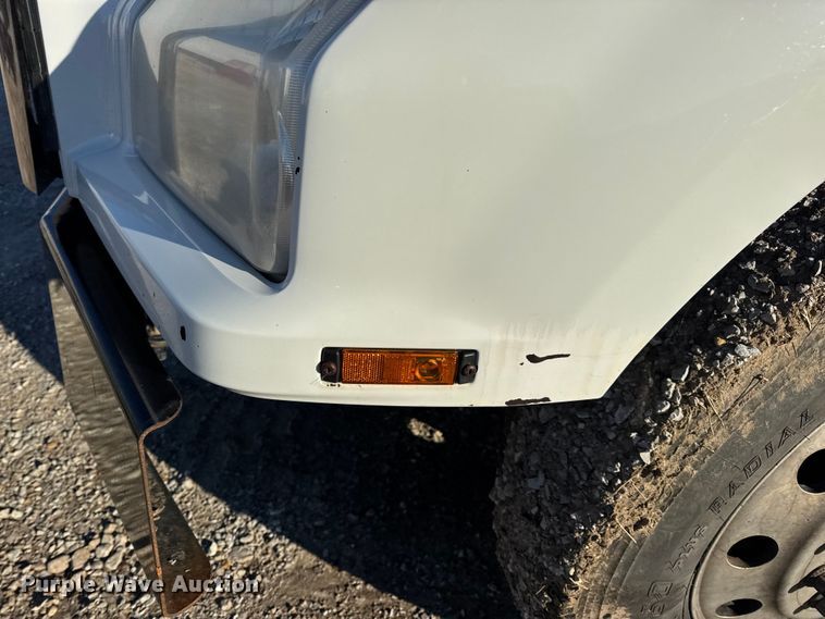 image for item EN0865 2015 Kenworth T880 semi truck