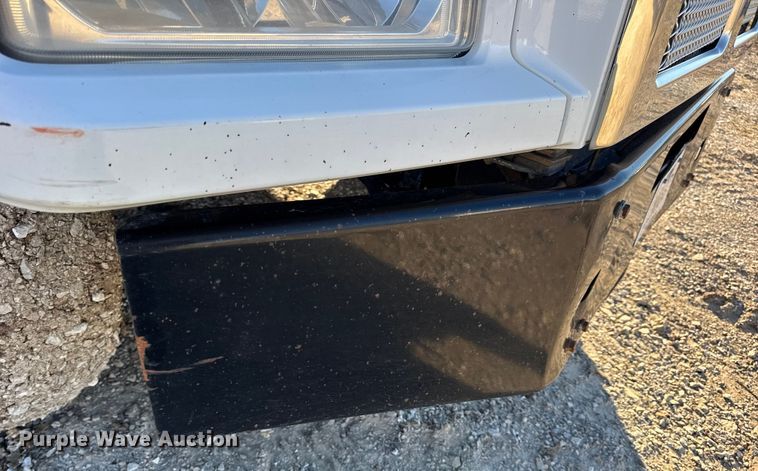 image for item EN0865 2015 Kenworth T880 semi truck