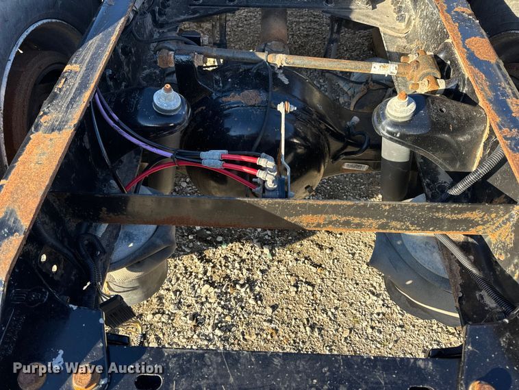 image for item EN0865 2015 Kenworth T880 semi truck