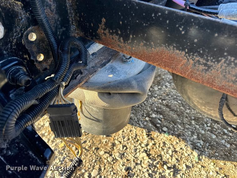 image for item EN0865 2015 Kenworth T880 semi truck