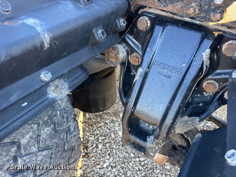 image for item EN0865 2015 Kenworth T880 semi truck