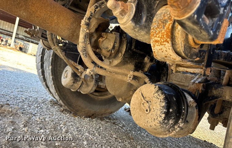 image for item EN0865 2015 Kenworth T880 semi truck