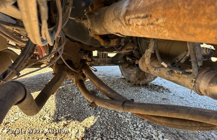 image for item EN0865 2015 Kenworth T880 semi truck