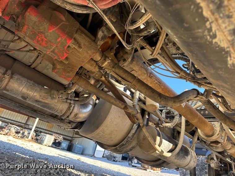 image for item EN0865 2015 Kenworth T880 semi truck