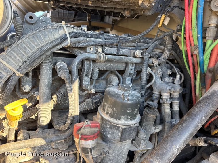 image for item EN0865 2015 Kenworth T880 semi truck