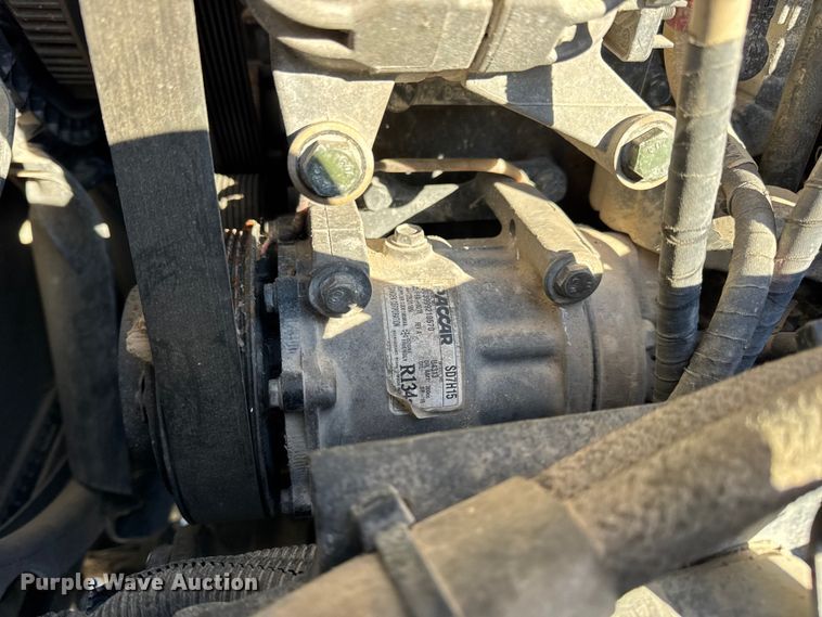 image for item EN0865 2015 Kenworth T880 semi truck