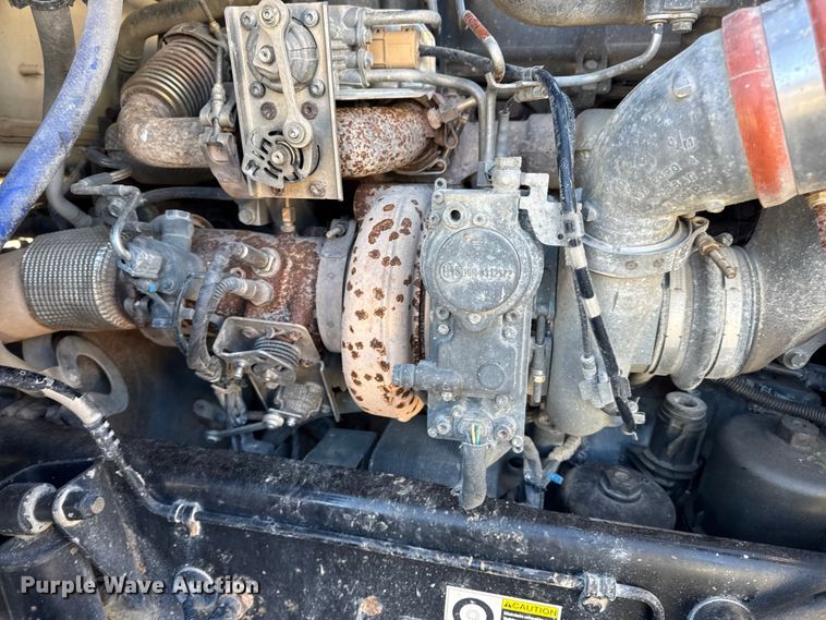 image for item EN0865 2015 Kenworth T880 semi truck