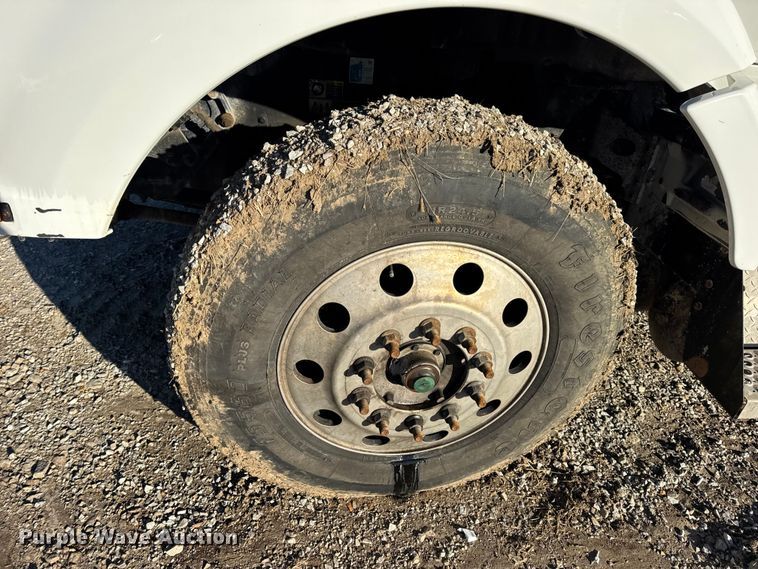 image for item EN0865 2015 Kenworth T880 semi truck