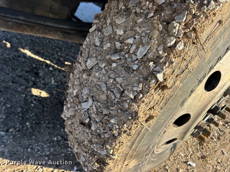 image for item EN0865 2015 Kenworth T880 semi truck