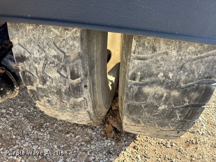 image for item EN0865 2015 Kenworth T880 semi truck