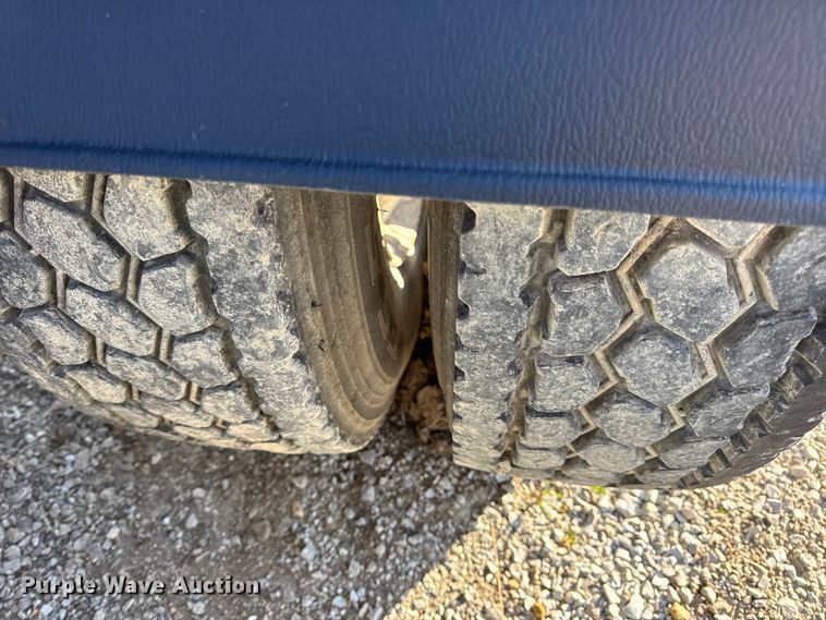 image for item EN0865 2015 Kenworth T880 semi truck