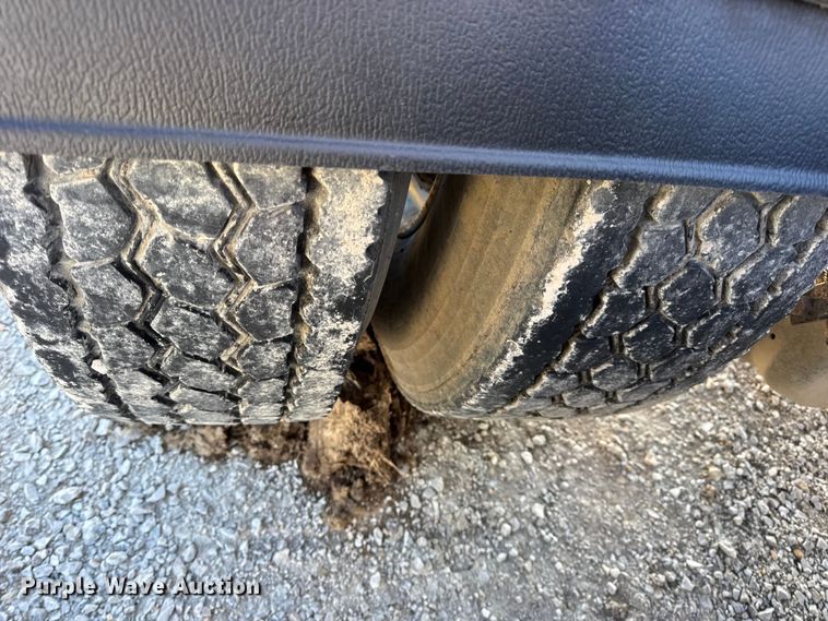 image for item EN0865 2015 Kenworth T880 semi truck