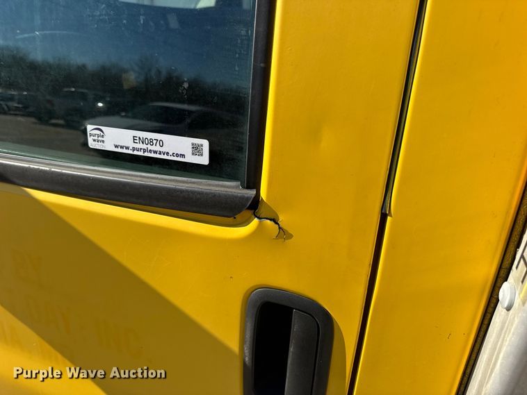 image for item EN0870 2014 GMC Savana 3500 box truck