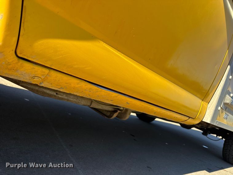 image for item EN0870 2014 GMC Savana 3500 box truck