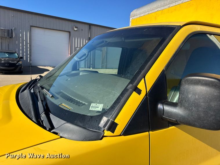 image for item EN0870 2014 GMC Savana 3500 box truck