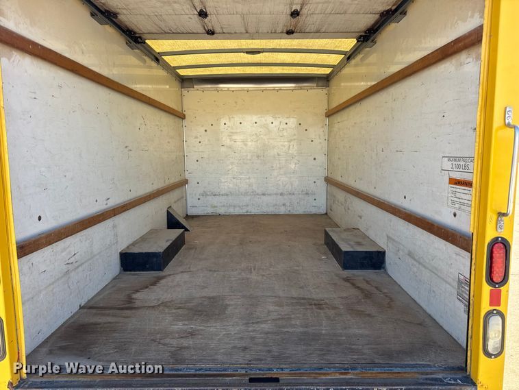 image for item EN0870 2014 GMC Savana 3500 box truck