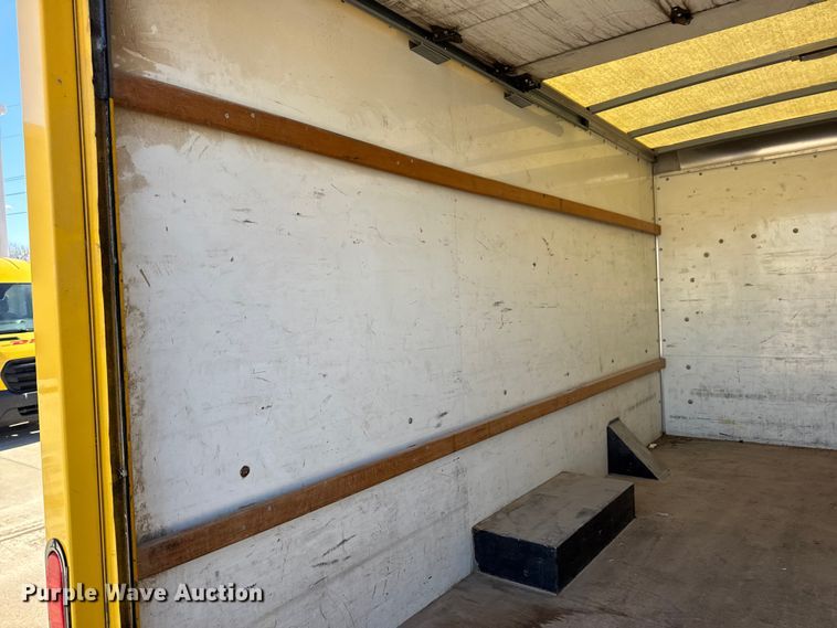 image for item EN0870 2014 GMC Savana 3500 box truck