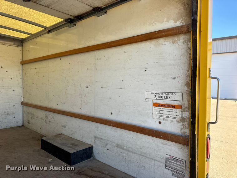 image for item EN0870 2014 GMC Savana 3500 box truck