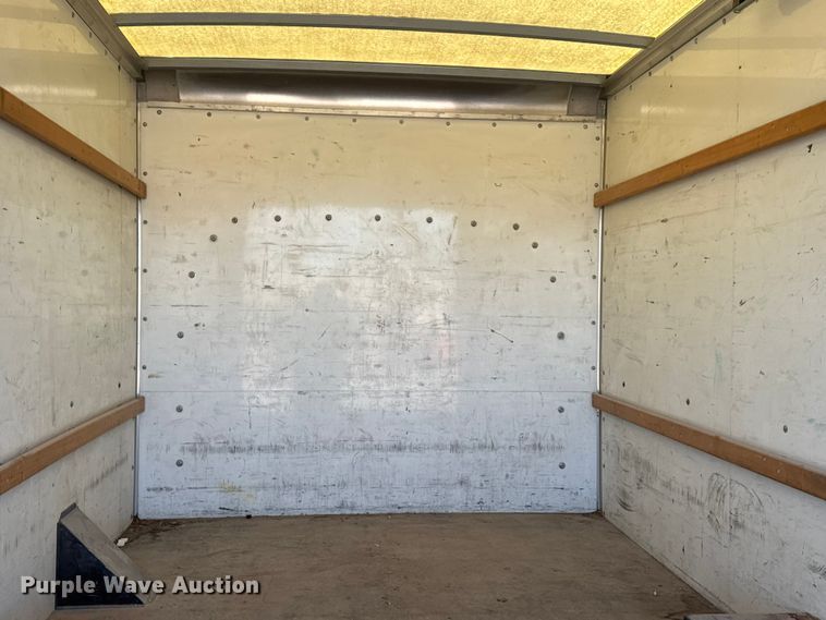 image for item EN0870 2014 GMC Savana 3500 box truck